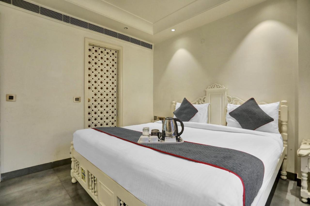 The Pinky Villa - Heritage Boutique Suites Ню Делхи Екстериор снимка
