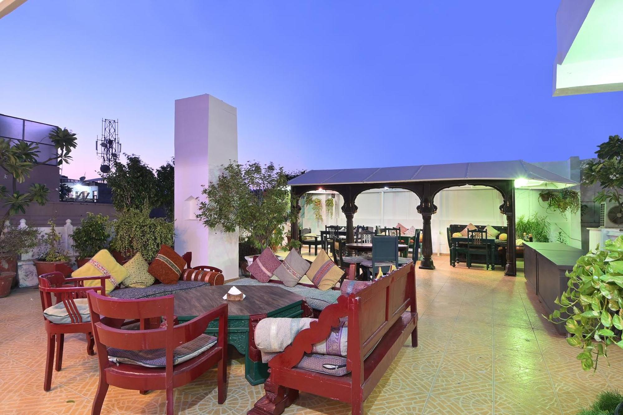 The Pinky Villa - Heritage Boutique Suites Ню Делхи Екстериор снимка