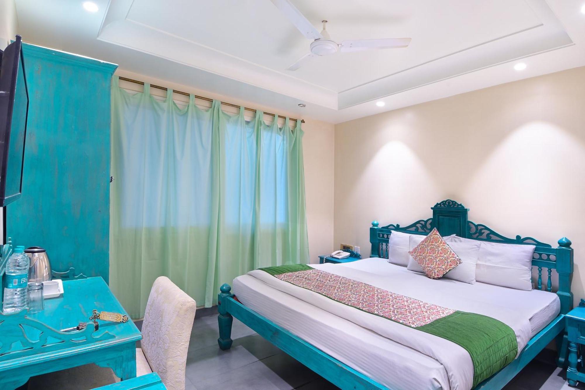 The Pinky Villa - Heritage Boutique Suites Ню Делхи Екстериор снимка