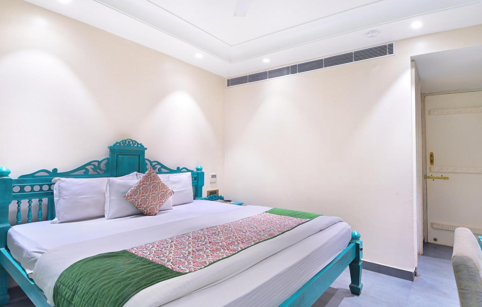 The Pinky Villa - Heritage Boutique Suites Ню Делхи Екстериор снимка