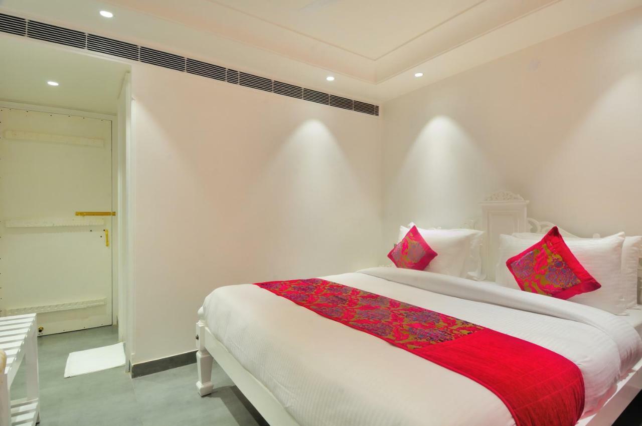The Pinky Villa - Heritage Boutique Suites Ню Делхи Екстериор снимка