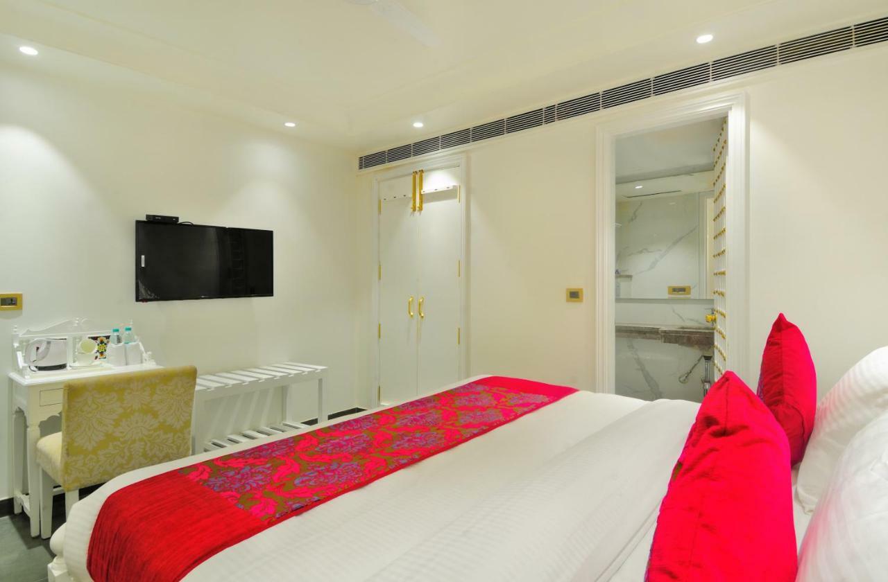 The Pinky Villa - Heritage Boutique Suites Ню Делхи Екстериор снимка