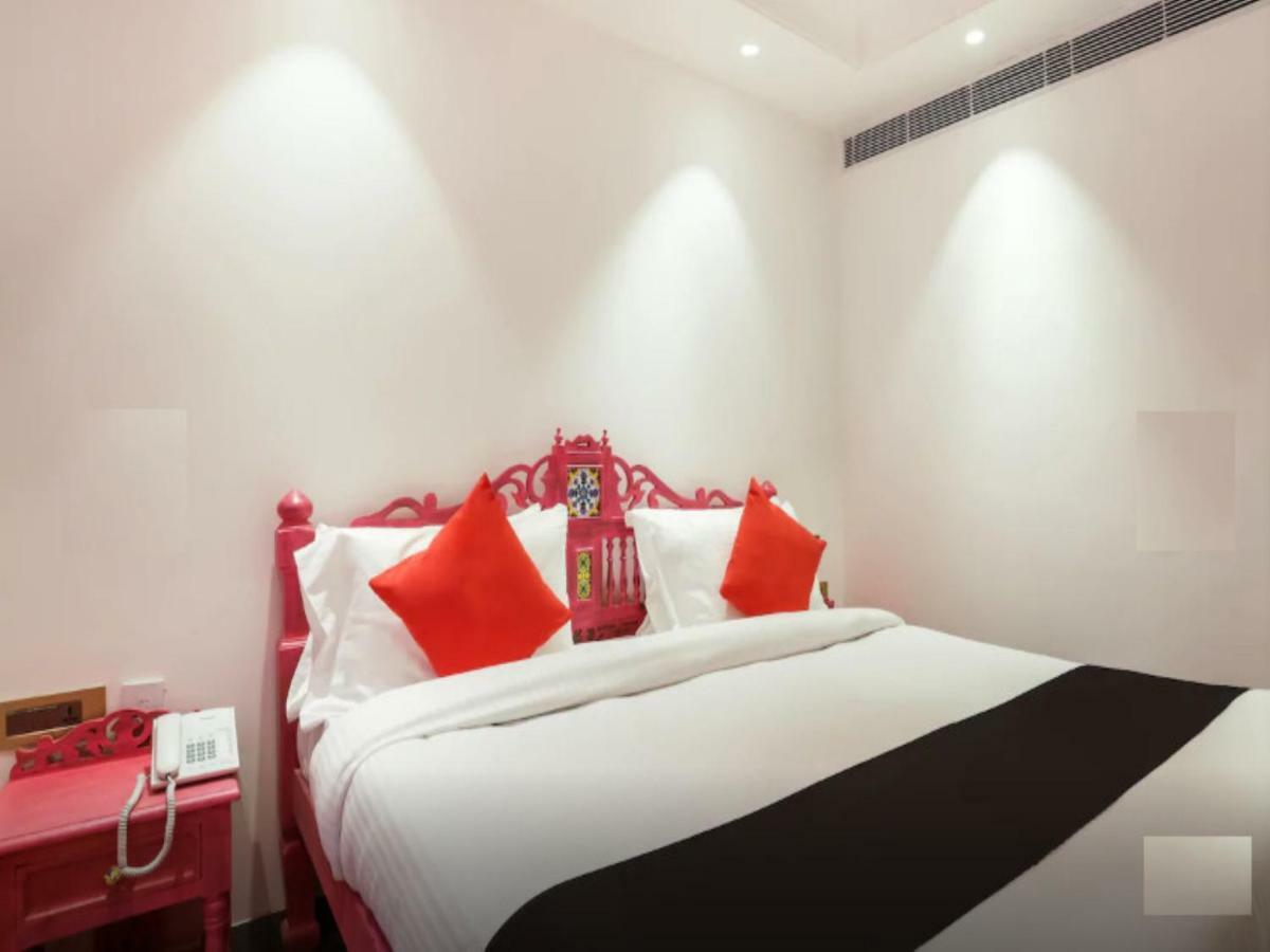 The Pinky Villa - Heritage Boutique Suites Ню Делхи Екстериор снимка