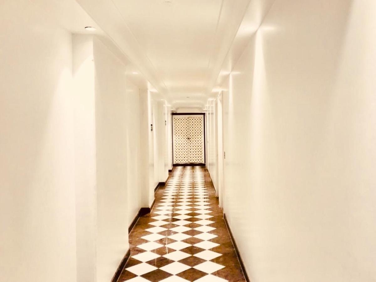 The Pinky Villa - Heritage Boutique Suites Ню Делхи Екстериор снимка