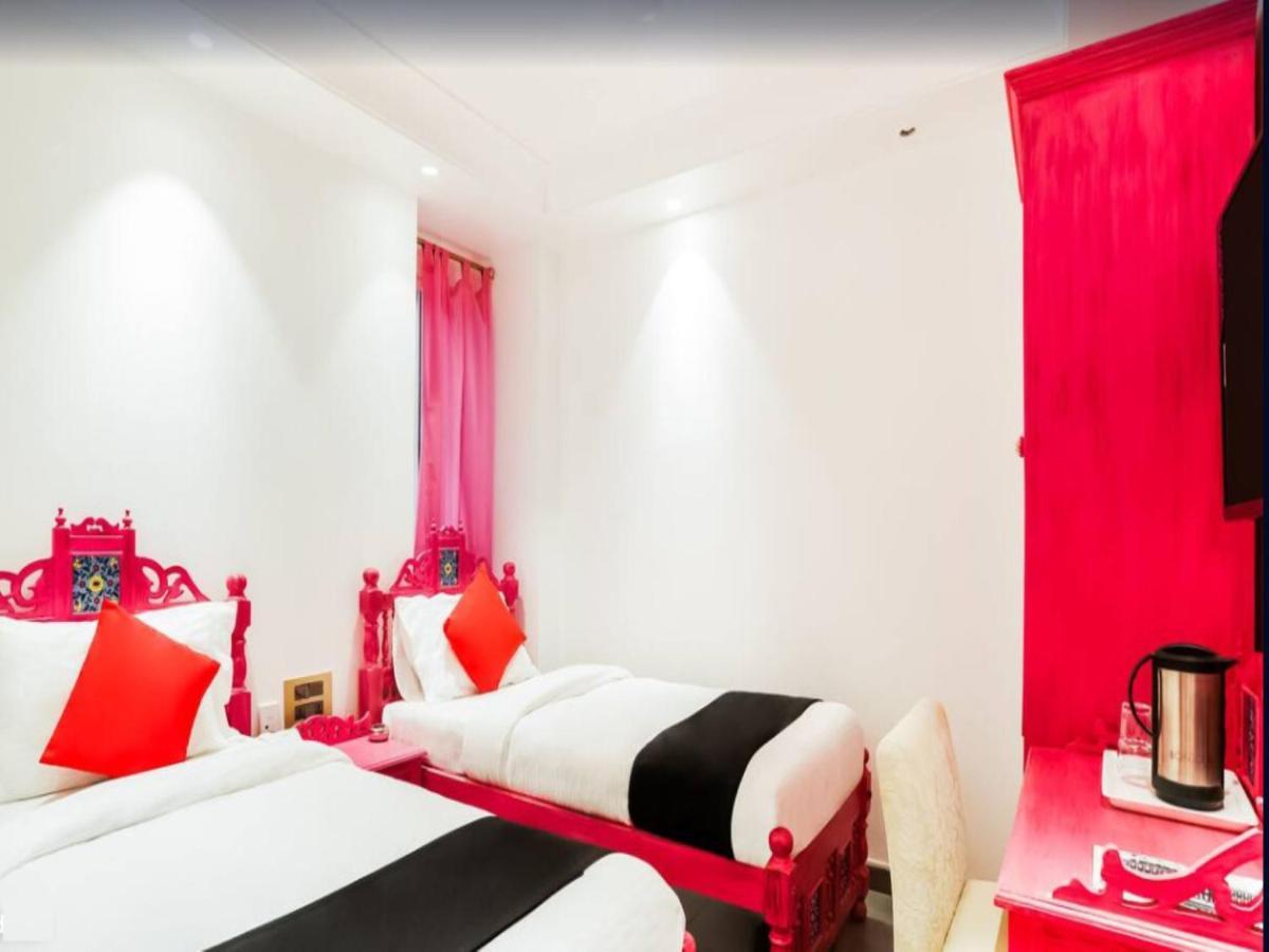 The Pinky Villa - Heritage Boutique Suites Ню Делхи Екстериор снимка