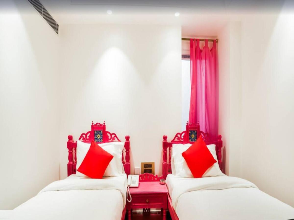 The Pinky Villa - Heritage Boutique Suites Ню Делхи Екстериор снимка